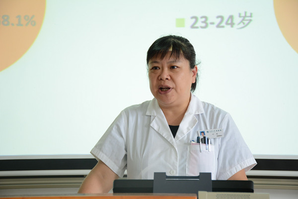校医院在2016级新生中开展预防艾滋病健康教育 