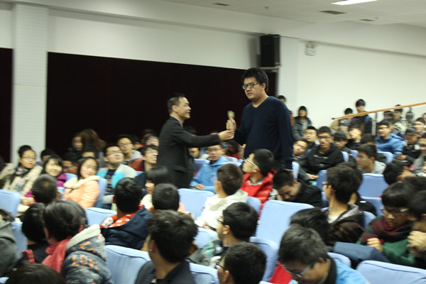 “有爱成长，无艾校园”青少年防艾健康讲座在我校顺利举行